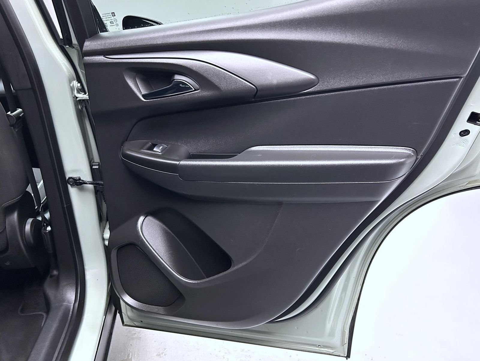 Used 2025 Green Chevrolet LT image 17