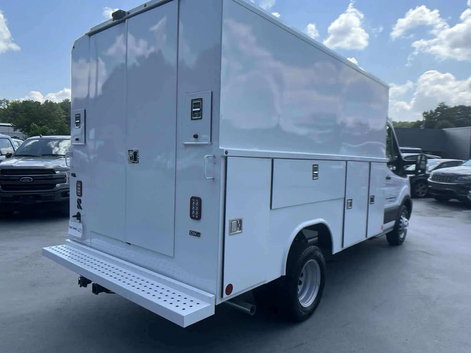 New 2024 Oxford White Ford  image 9