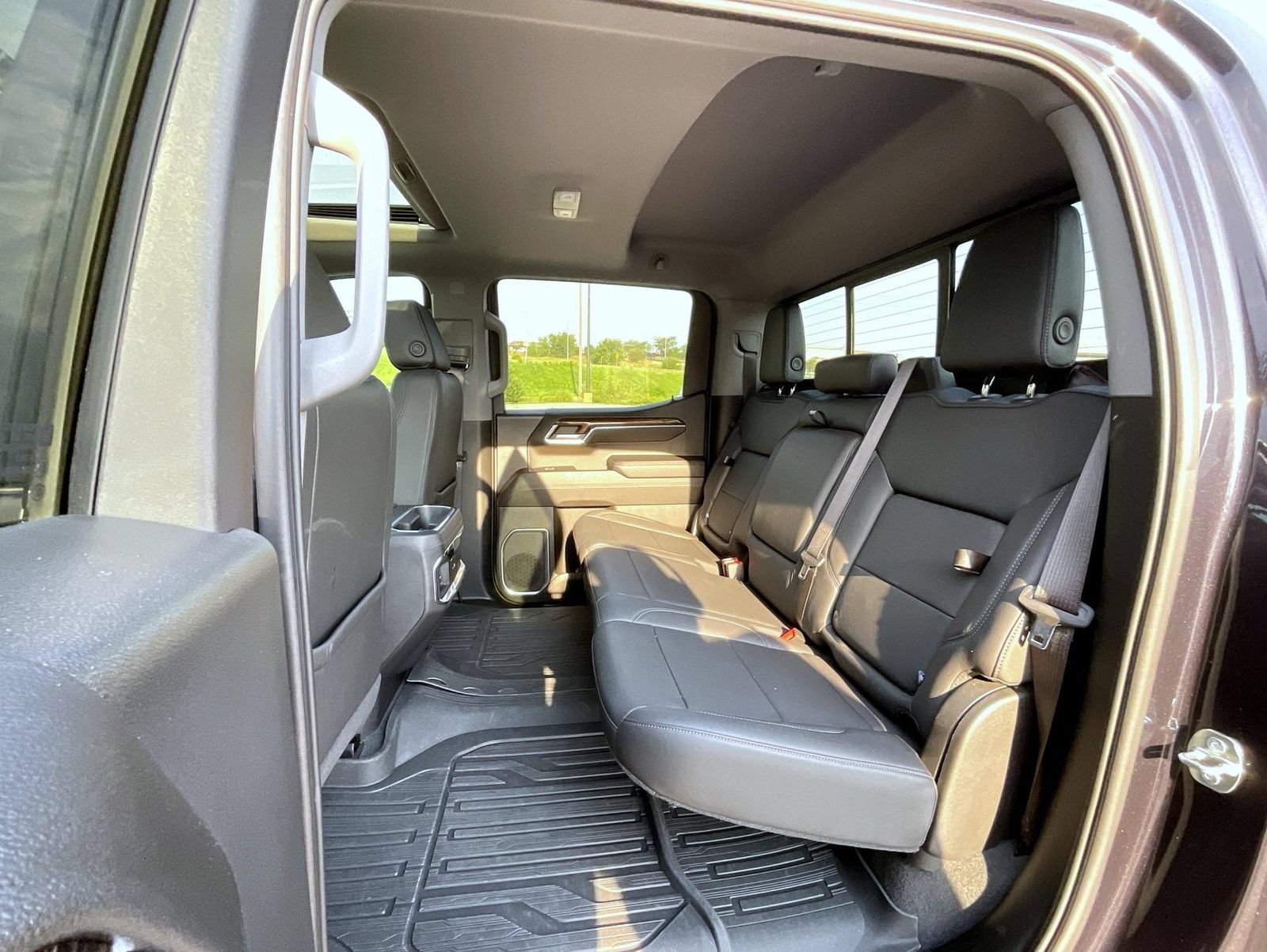 Certified Used 2023 Titanium Rush Metallic GMC Elevation image 21