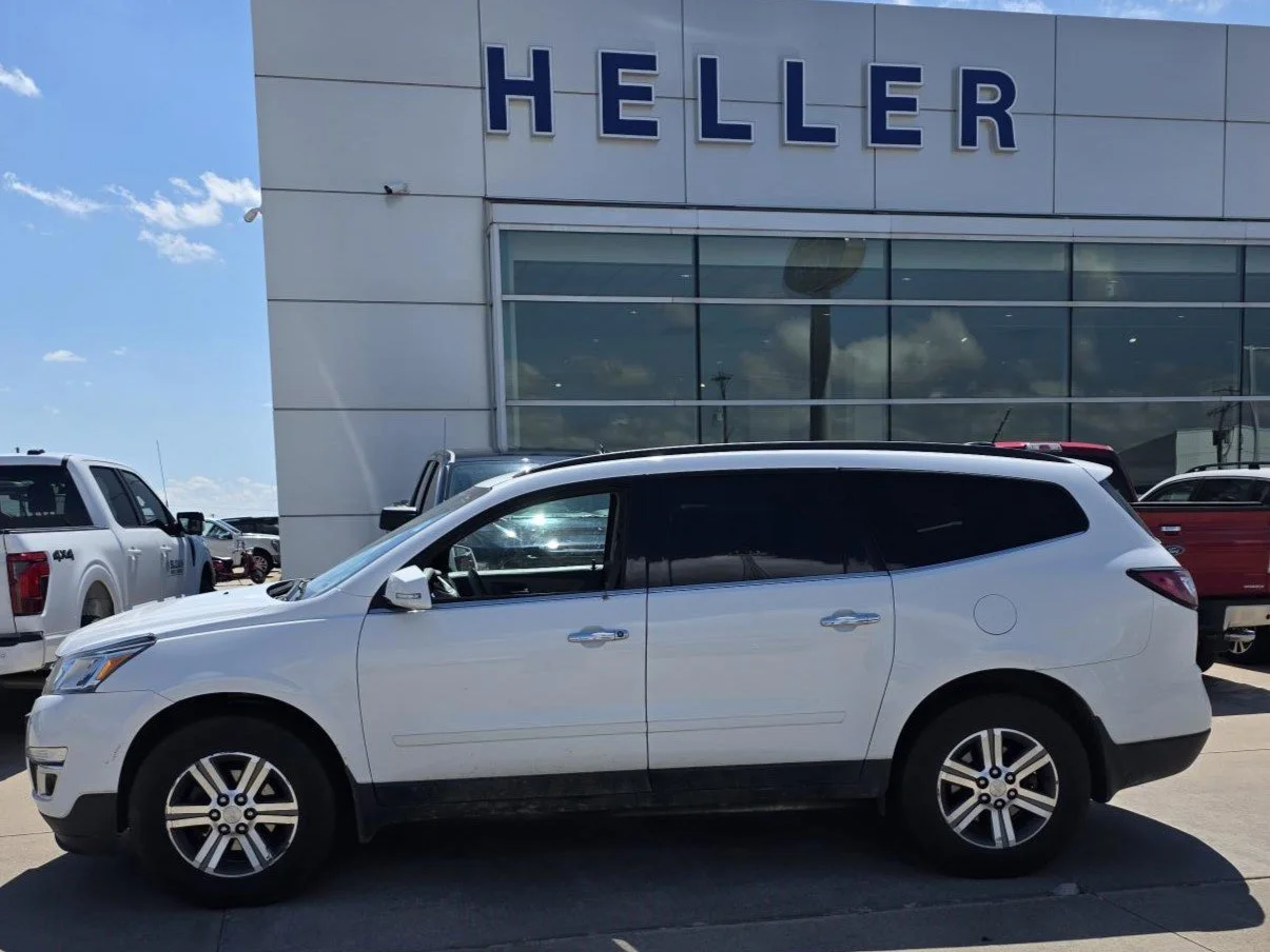 Used 2017 Summit White Chevrolet LT image 3