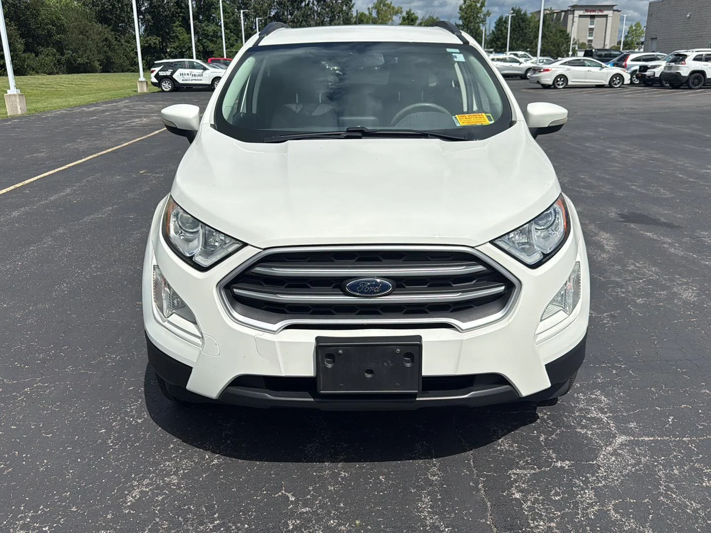 Used 2019 Diamond White Ford SE image 14