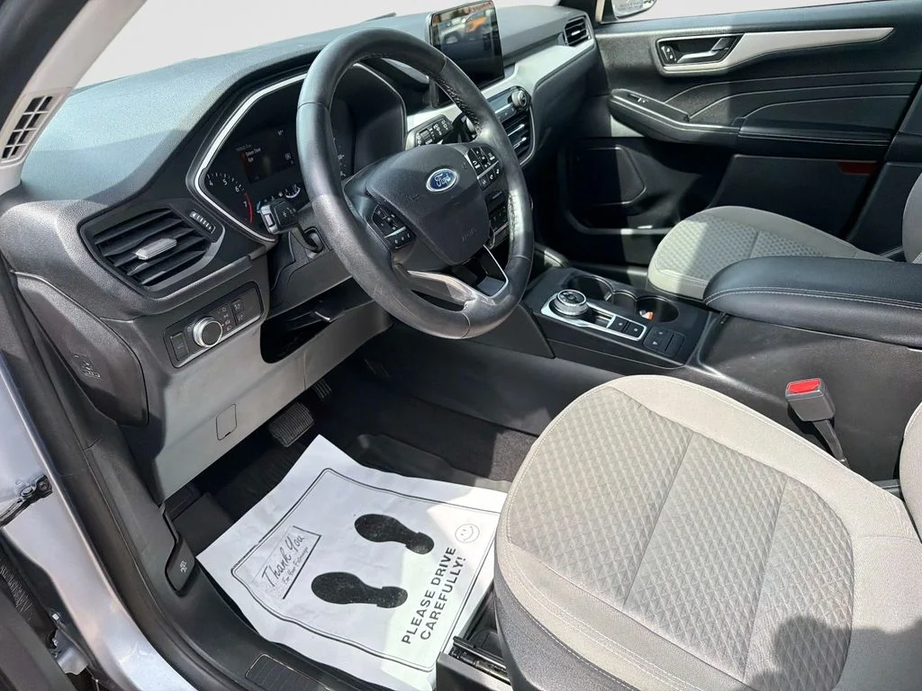 Used 2022 Blue Ford SE image 22