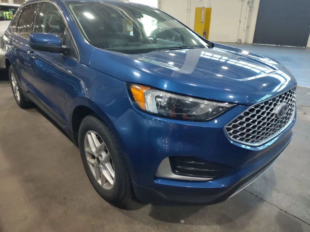 Used 2024 Atlas Blue Metallic Ford SEL image 4