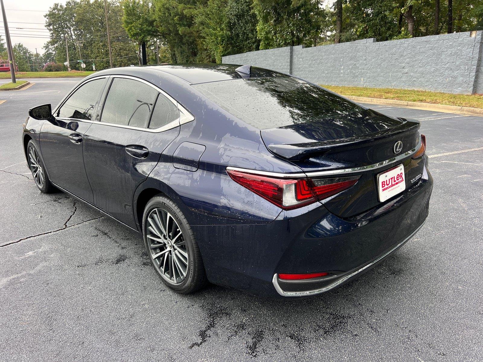 Used 2025 Nightfall Mica Lexus ES 300h image 7
