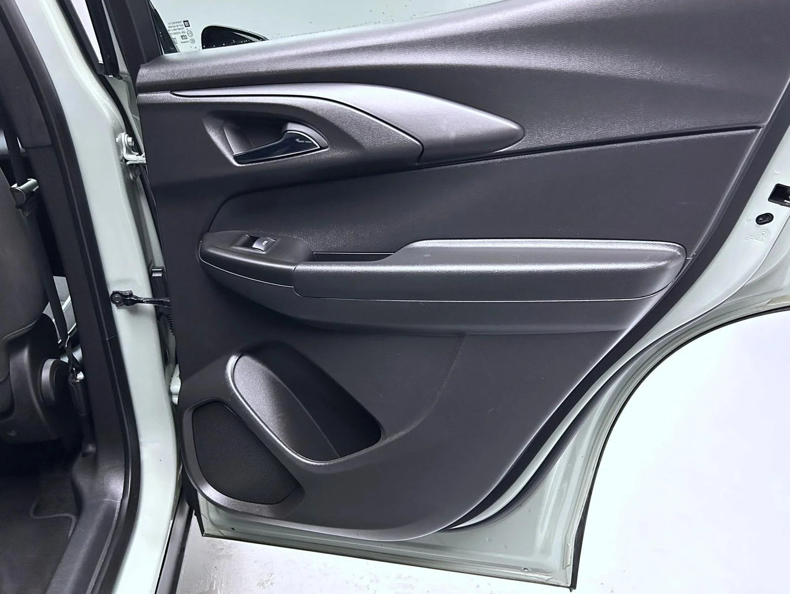 Used 2025 Green Chevrolet LT image 17