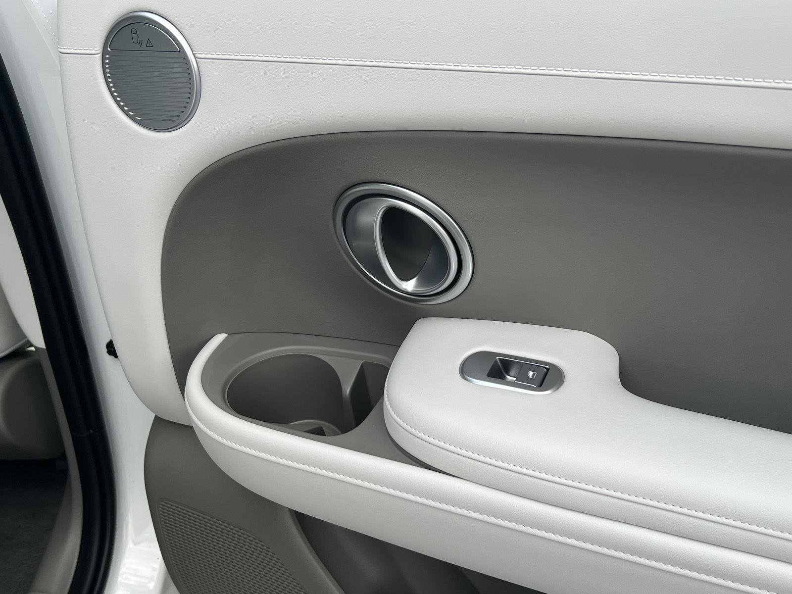 New 2026 Creamy White Pearl Hyundai SEL Premium 8P image 23