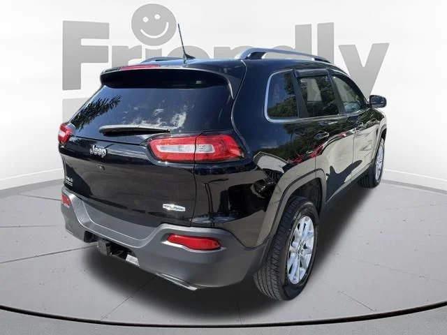 Used 2018 Diamond Black Jeep Latitude Plus image 7