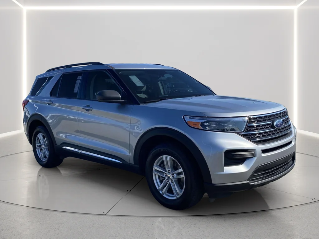 Used 2023 Silver Metallic Ford XLT image 6