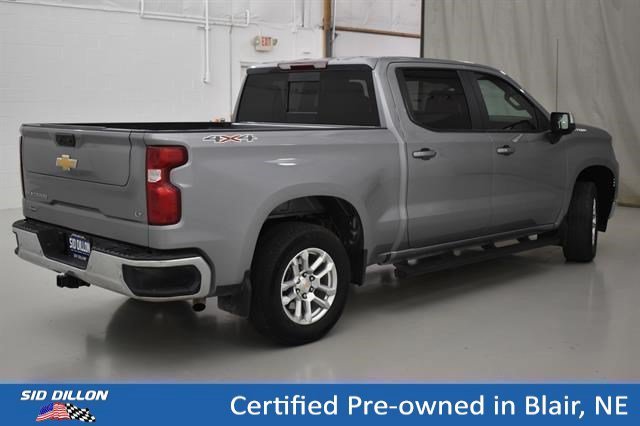 Used 2025 Sterling Gray Metallic Chevrolet LT image 13