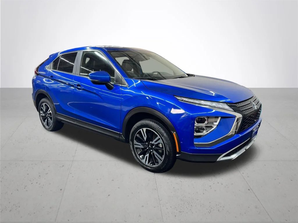 Used 2024 Blue Mitsubishi SE image 10