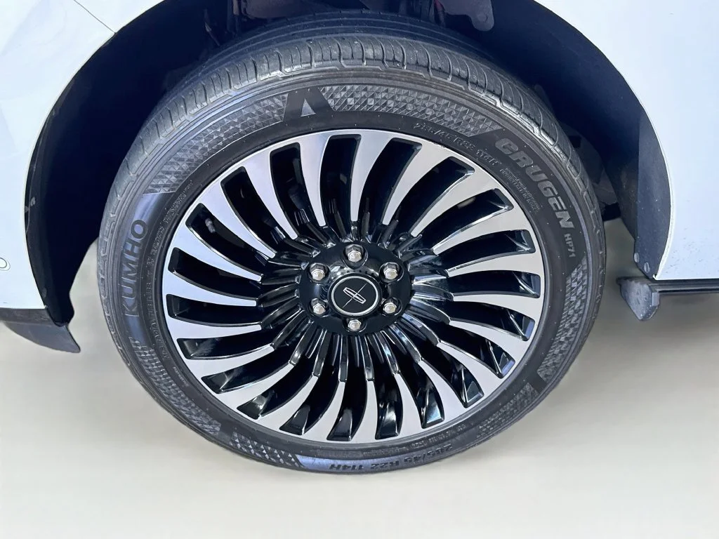 Used 2021 White Lincoln Black Label image 43