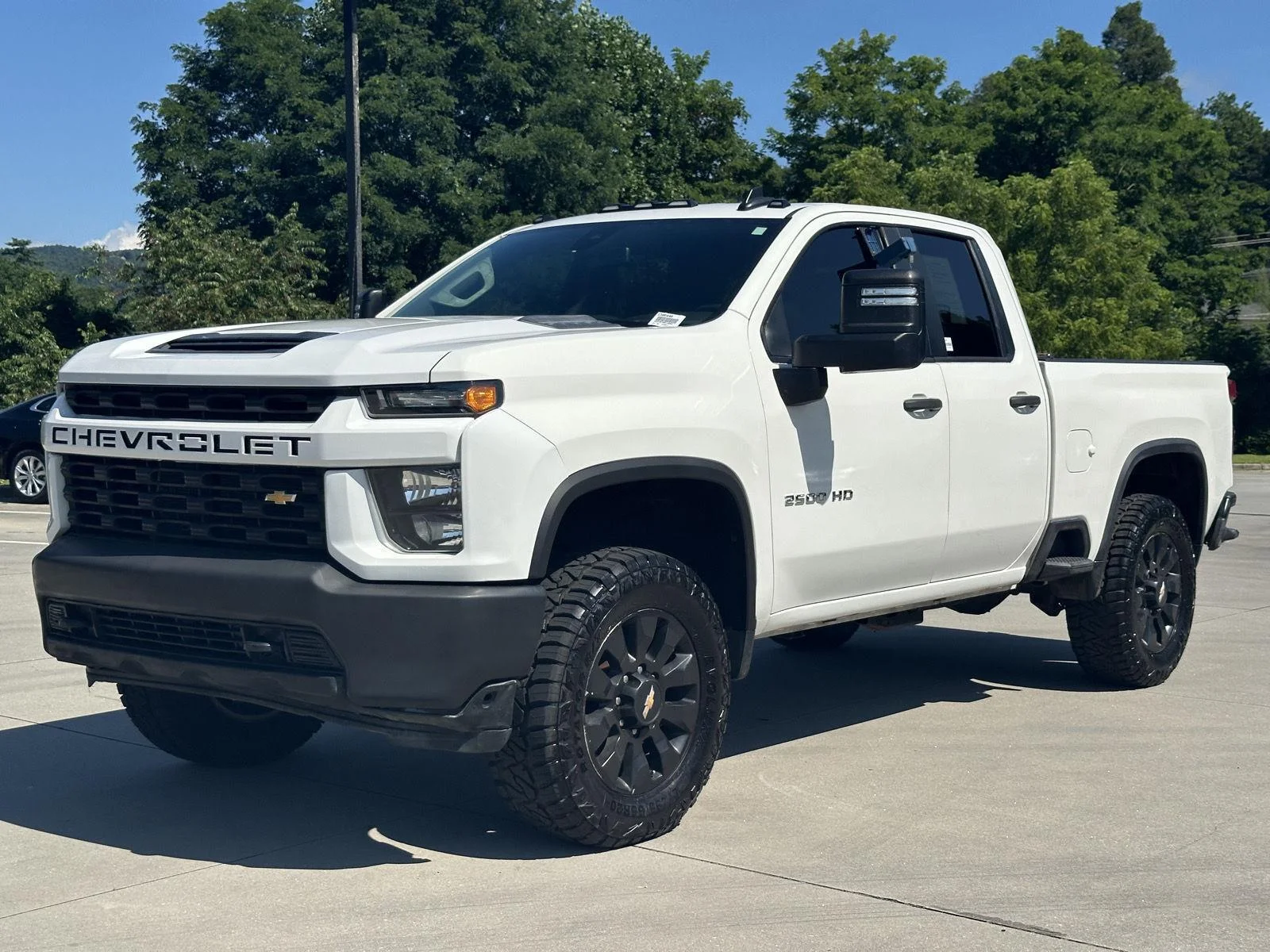 Used 2022 Summit White Chevrolet Custom image 3