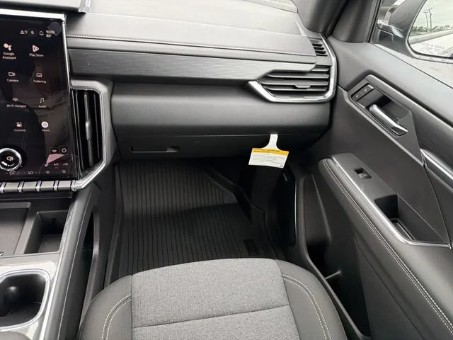 New 2026 Sterling Metallic GMC Elevation image 16