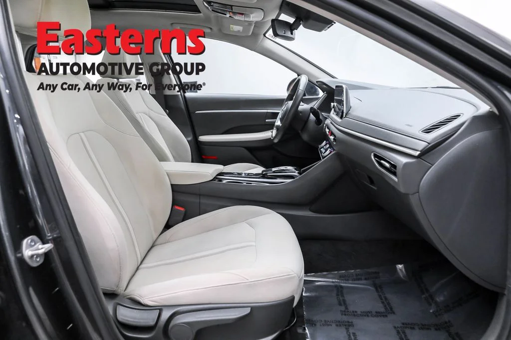 Used 2023 Gray Hyundai SEL image 27