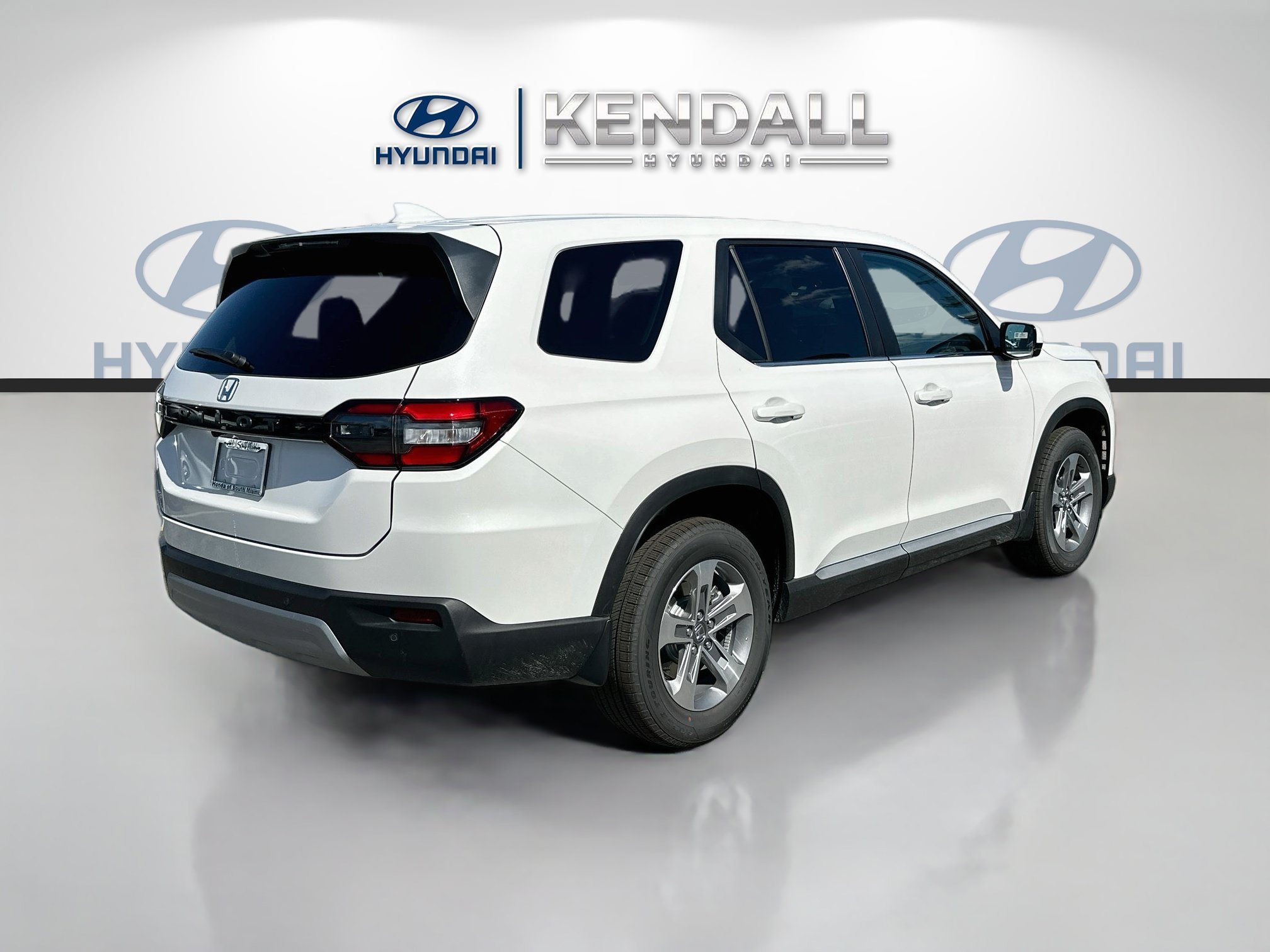 Used 2025 Platinum White Pearl Honda EX-L image 7