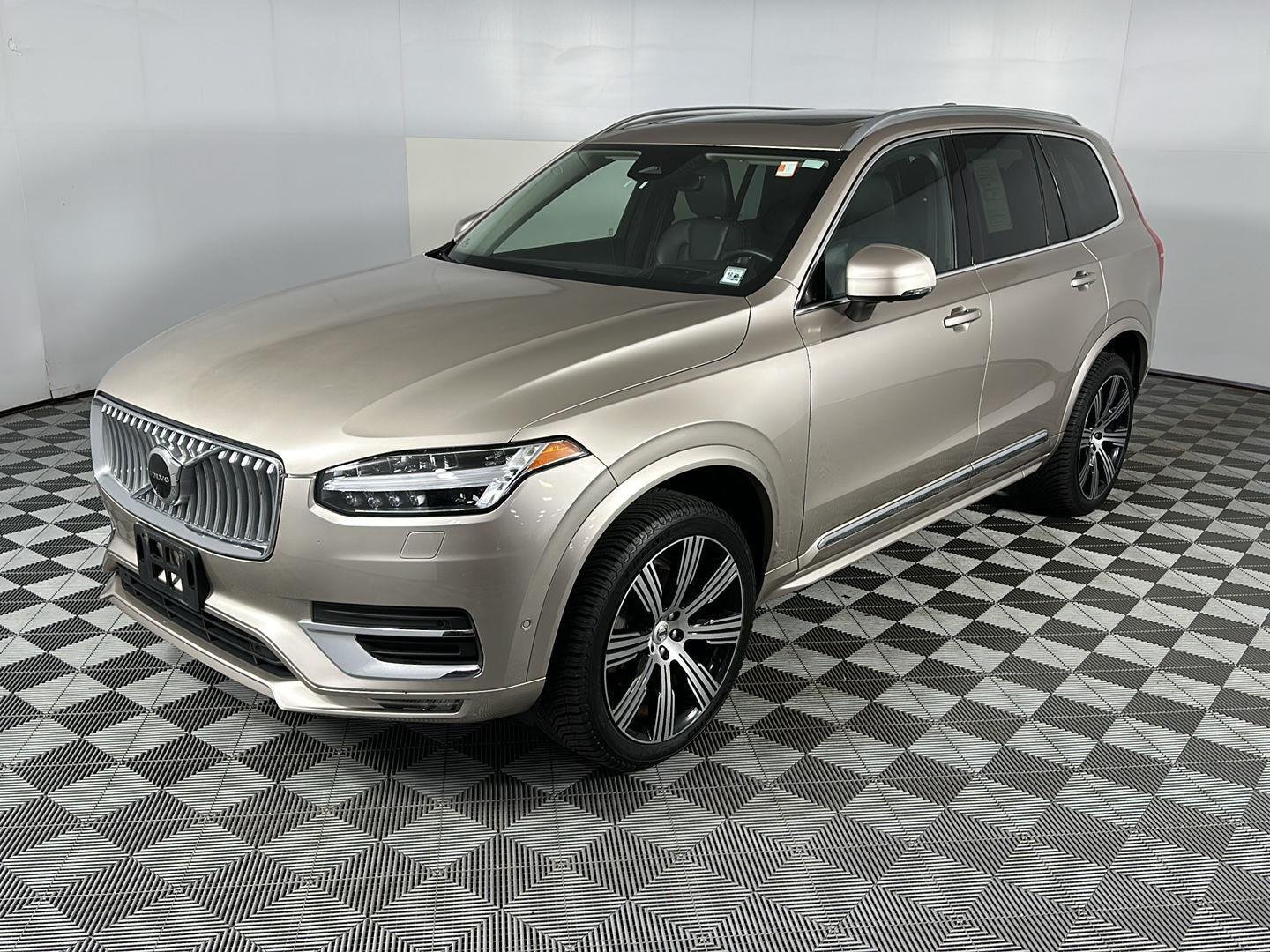 Used 2023 Bright Dusk Metallic Volvo Ultimate image 15
