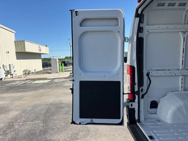New 2026 Bright White Clear-Coat Exterior Paint RAM Tradesman image 17