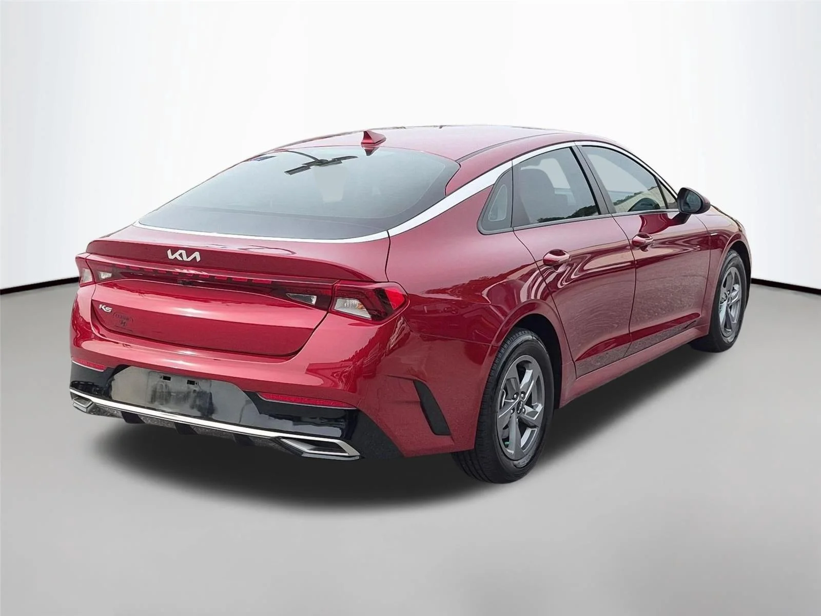 Used 2022 Passion Red Kia LXS image 5