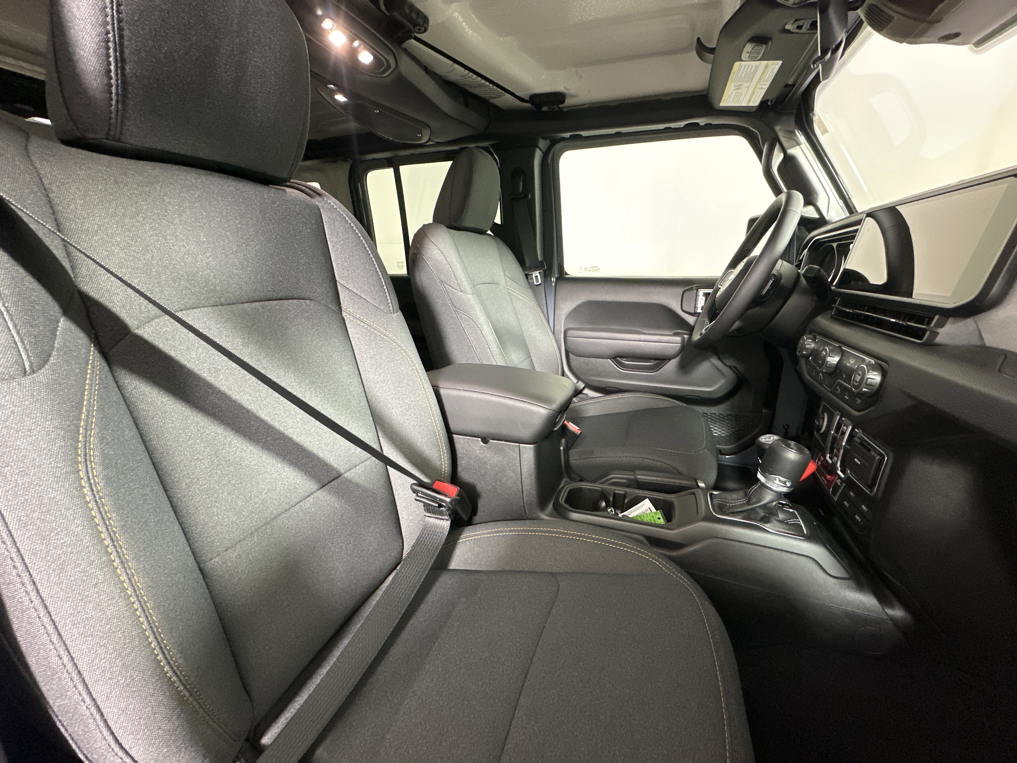 2026 Jeep Wrangler 4-Door Willys - Photo 25