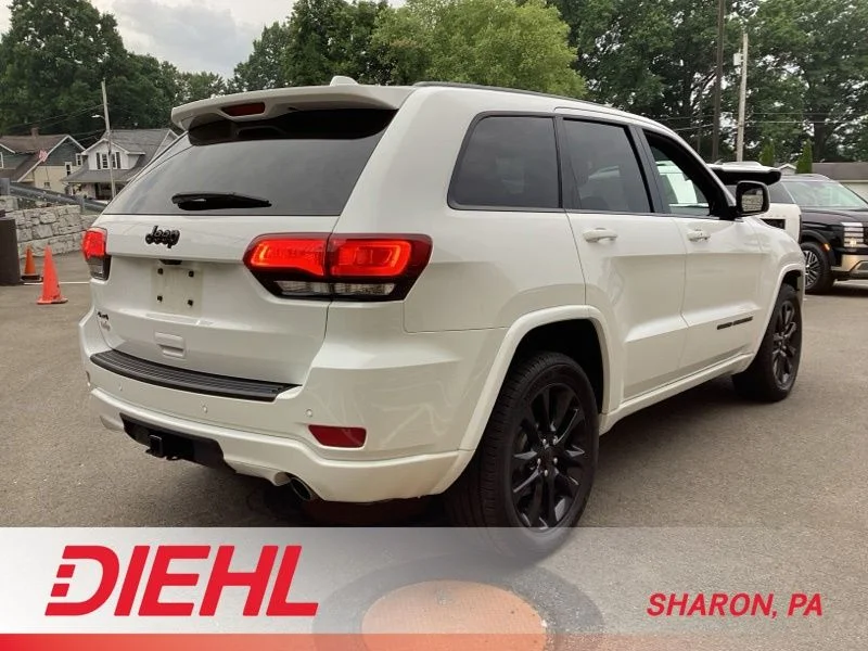 2020 Jeep Grand Cherokee Altitude - Photo 7