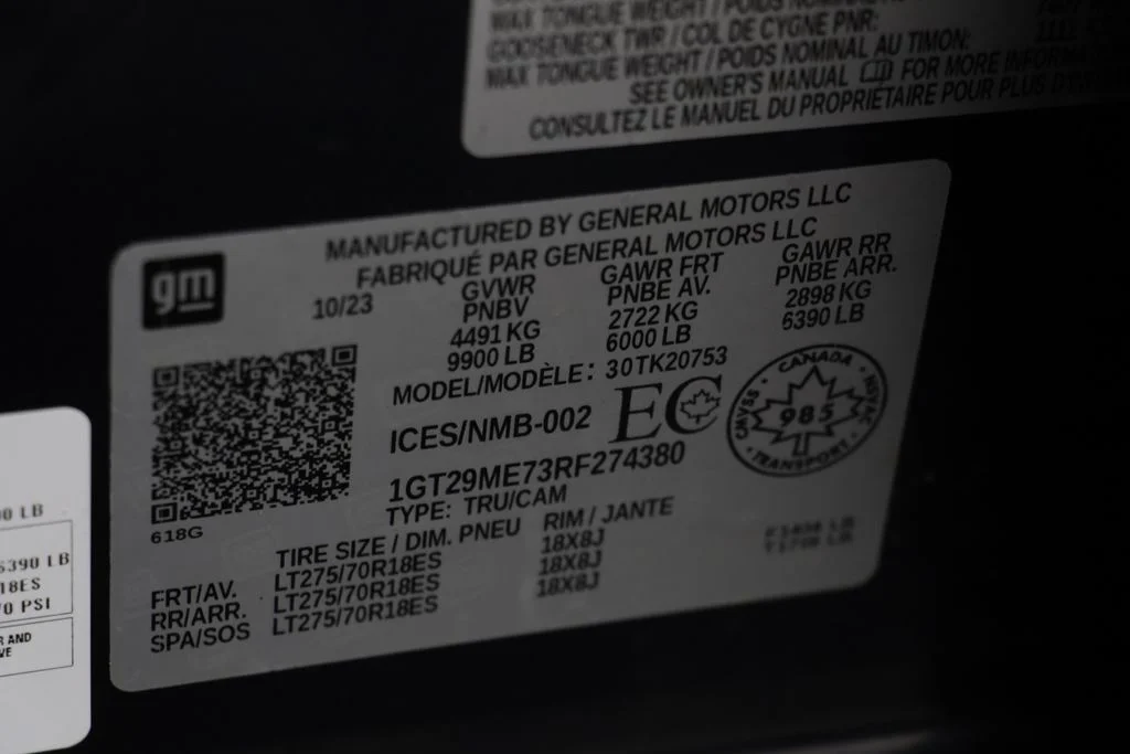 Used 2024 Titanium Rush Metallic GMC SLE image 23