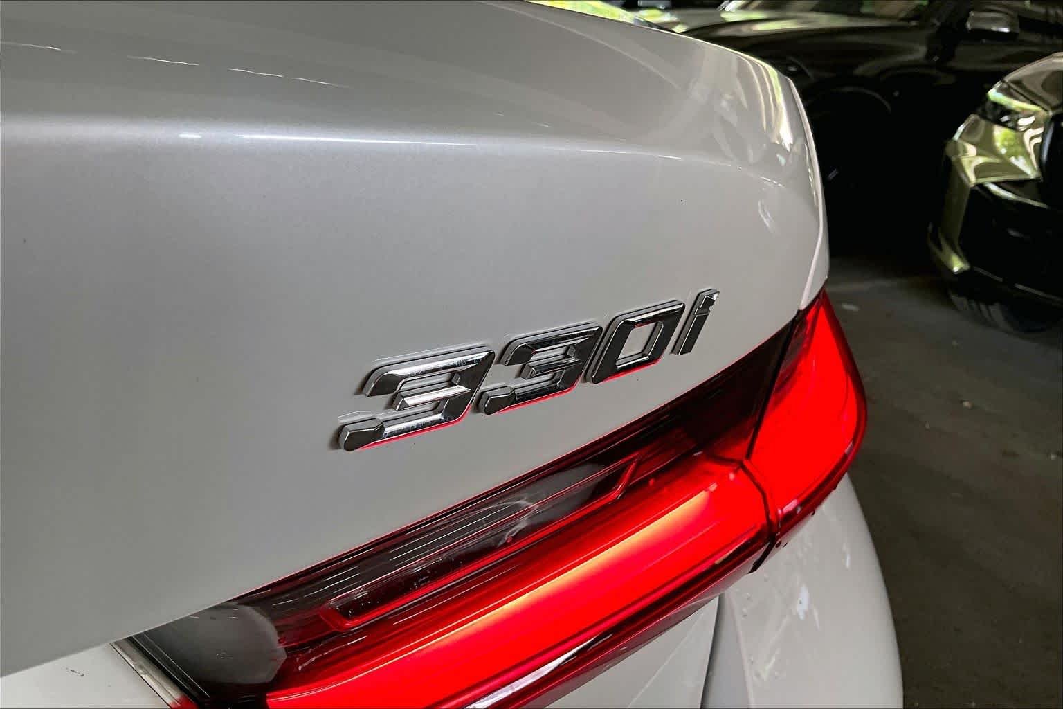 Used 2025 Mineral White Metallic BMW 330i image 9