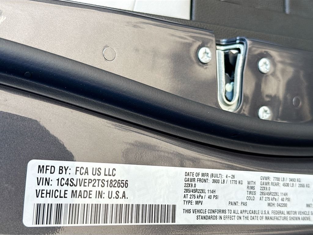New 2026 Baltic-Gray Metallic Clear-Coat Exterior Paint Jeep Summit Obsidian image 13