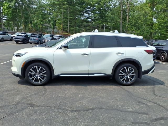 Used 2025 White INFINITI Sensory image 9