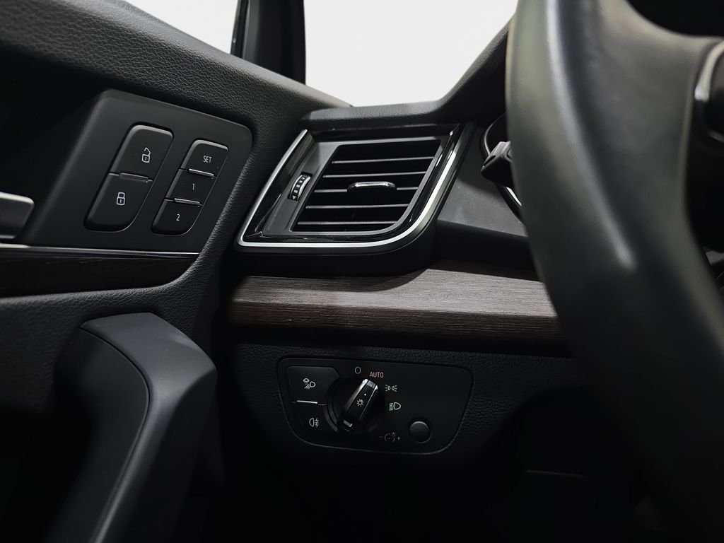 Used 2024  Audi 45 S line Premium image 27