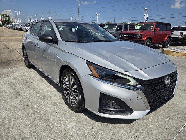 Used 2025 Brilliant Silver Metallic Nissan SV image 7