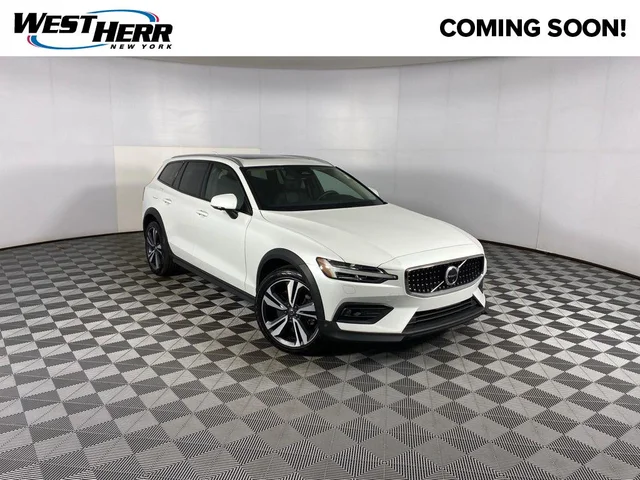 2023 Volvo V60 Cross Country Plus