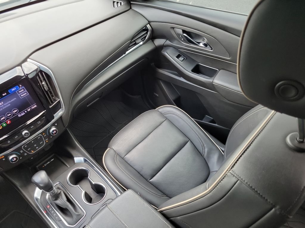 Used 2022 Black Chevrolet Premier image 17