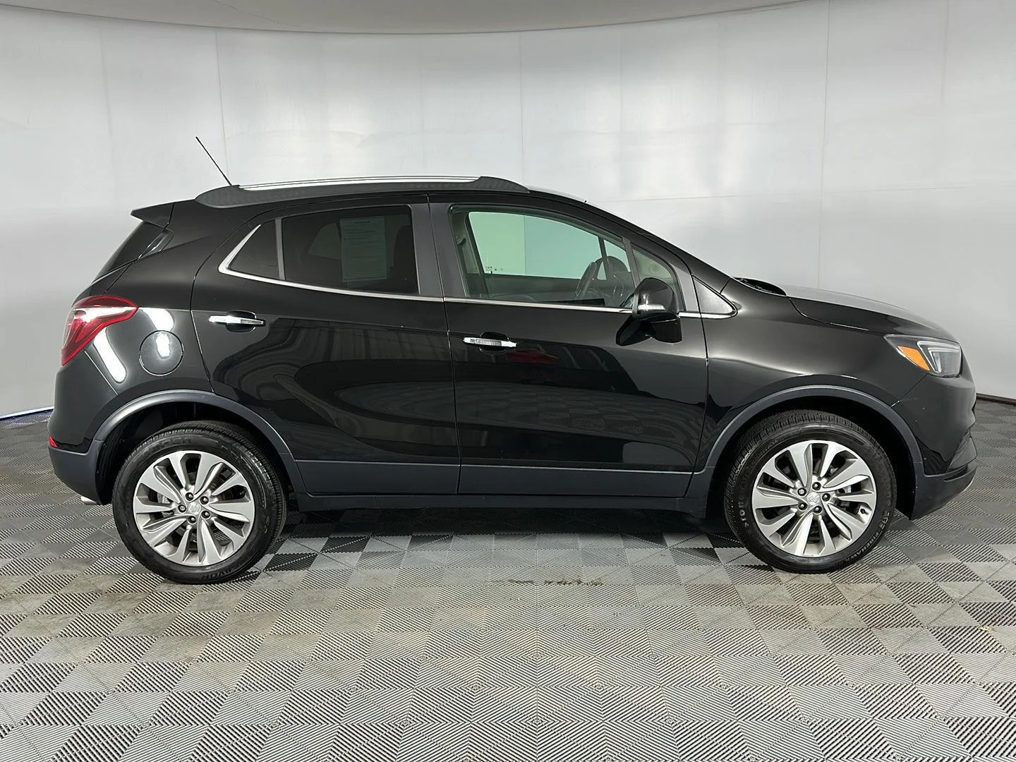 Used 2019 Ebony Twilight Metallic Buick Preferred image 24