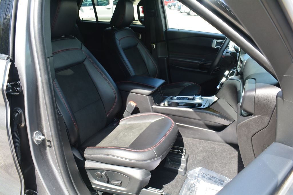 Used 2023 Gray Ford ST-Line image 20