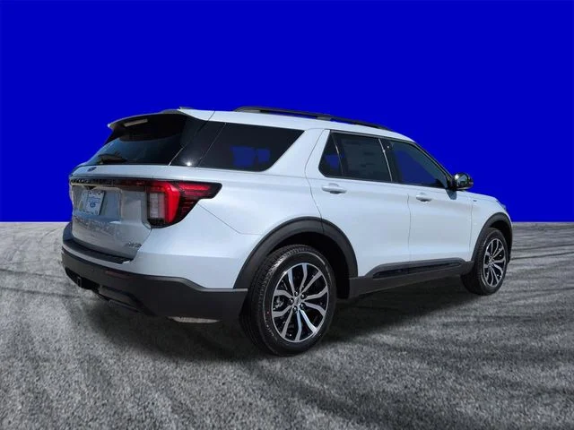 New 2026 Space White Metallic Ford ST-Line image 4