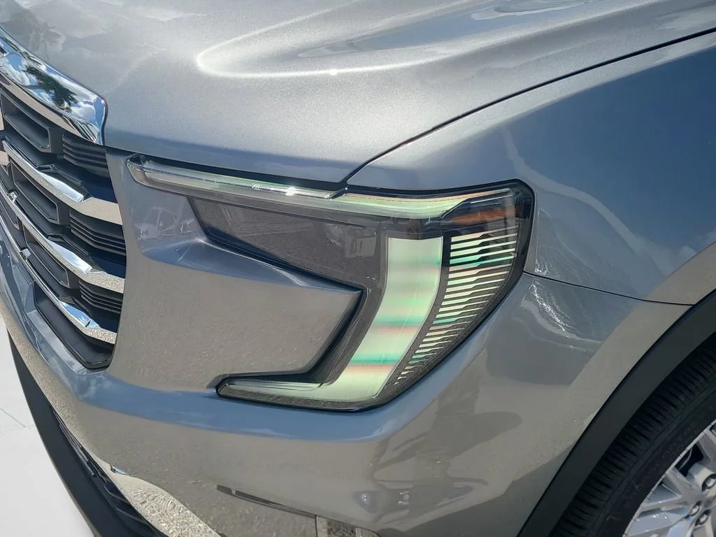 New 2026 Sterling Metallic GMC Elevation image 23