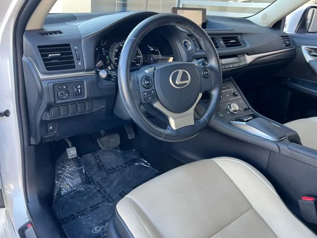 Used 2016 Eminent White Pearl Lexus  image 24