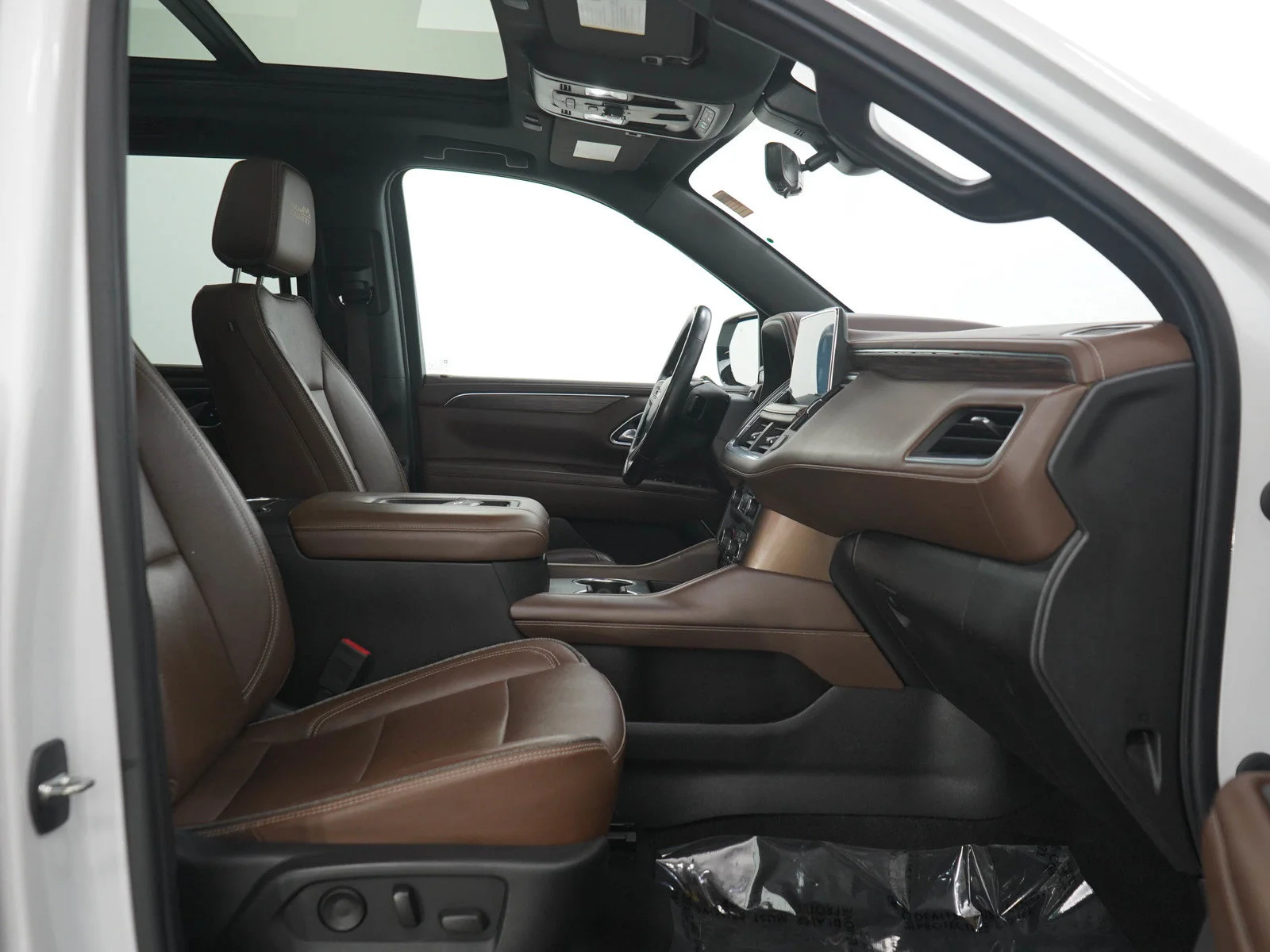 Used 2021 IRIDESCENT PEARL TRICOAT Chevrolet High Country image 10