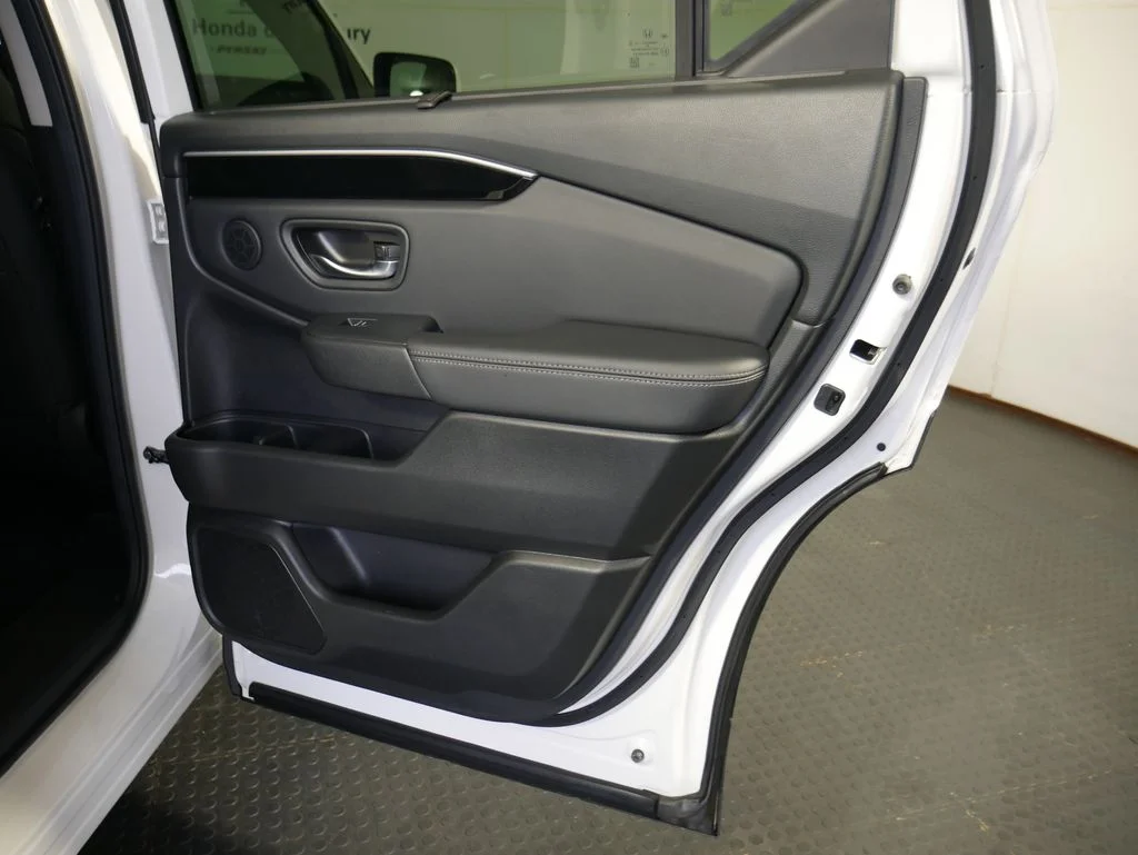 2023 Honda Pilot Touring - Photo 7