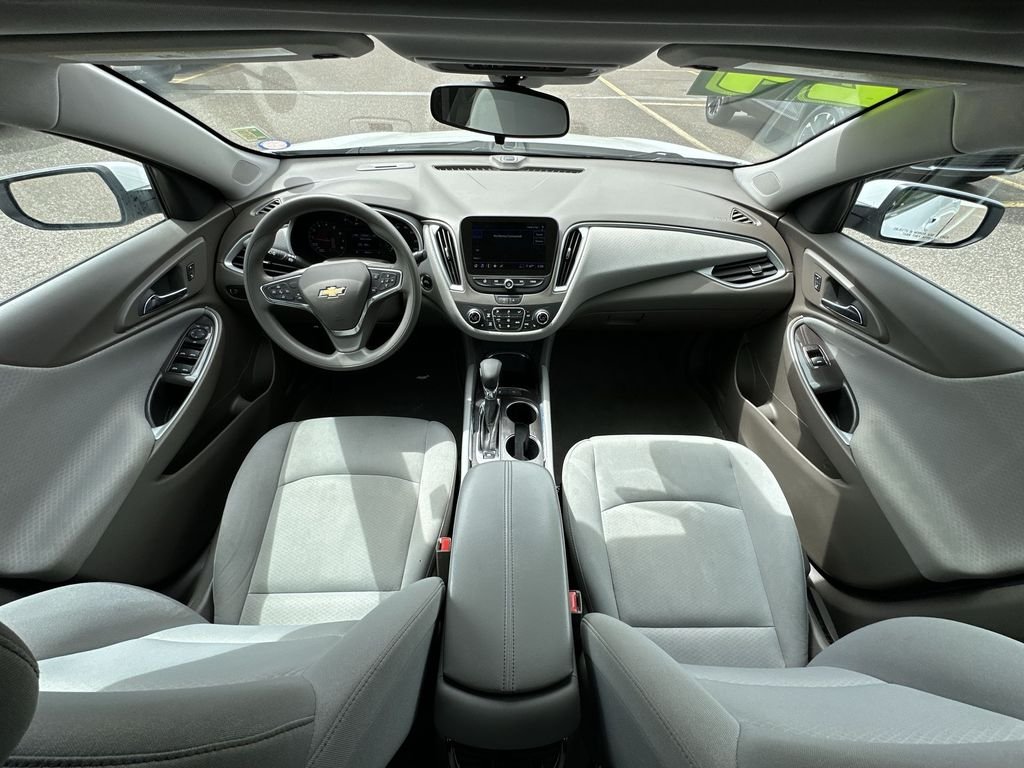Used 2024 Summit White Chevrolet 1LT image 29