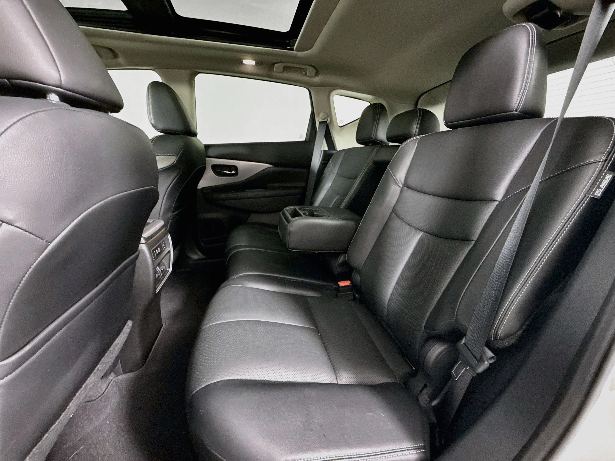 Used 2021 Pearl White Tricoat Nissan SL image 23