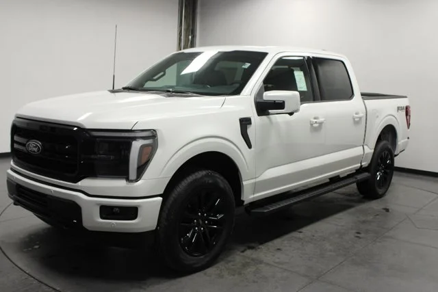 New 2026 Star White Metallic Tri-Coat Ford Lariat® image 31