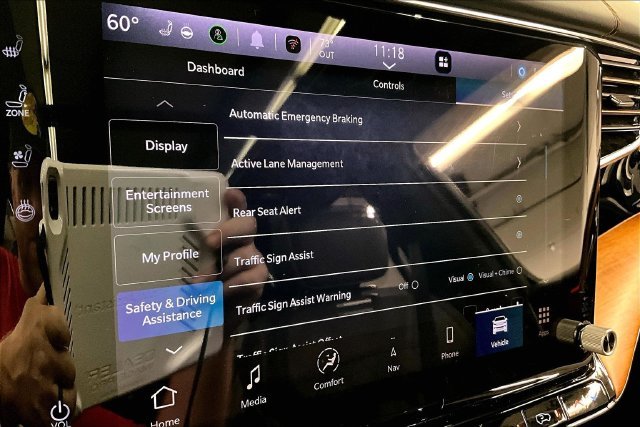 Used 2025 Baltic Gray Metallic Clearcoat Jeep Series III image 37