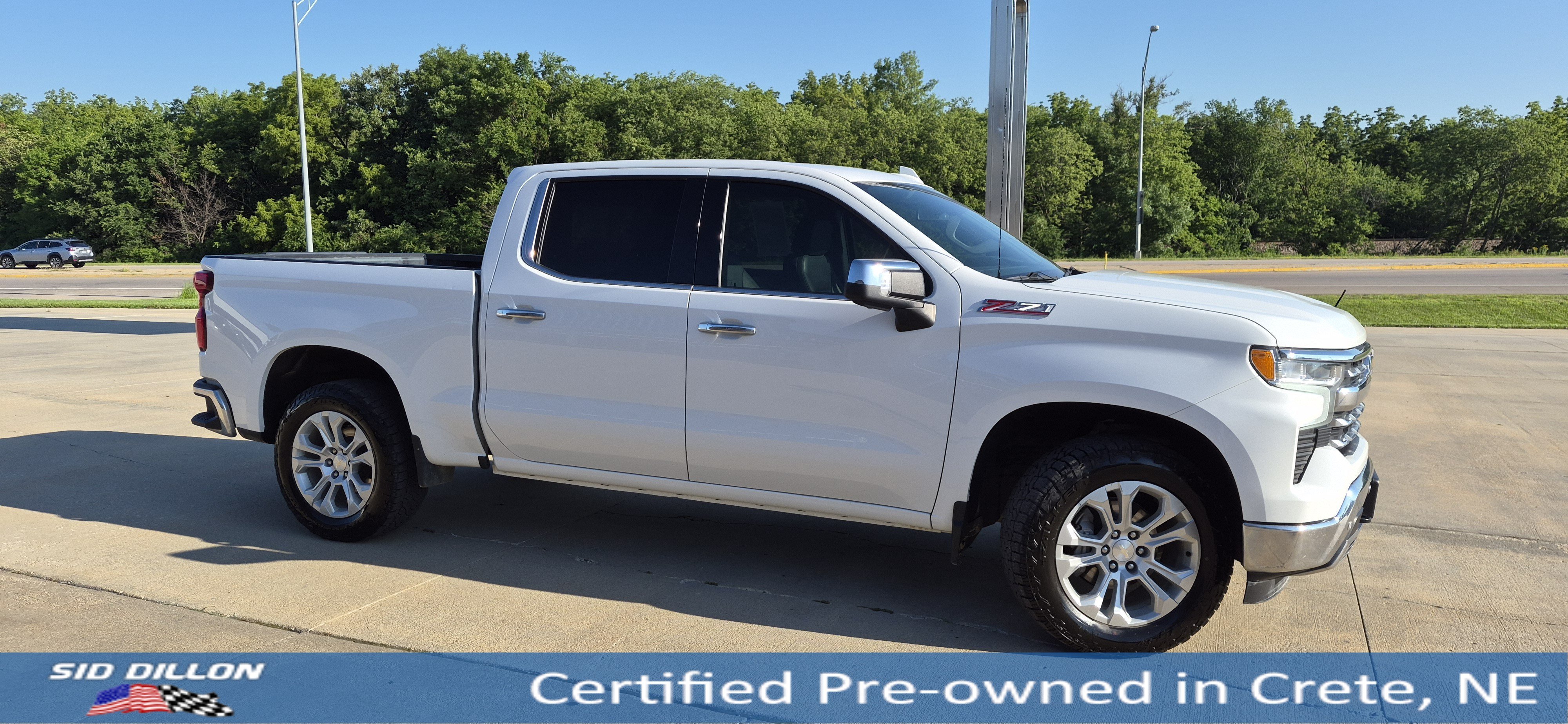Used 2022 Summit White Chevrolet LTZ image 14