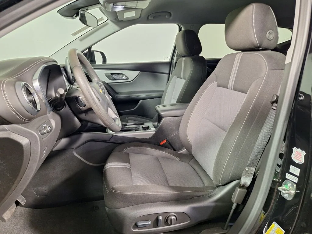 Used 2025 Black Chevrolet LT image 13