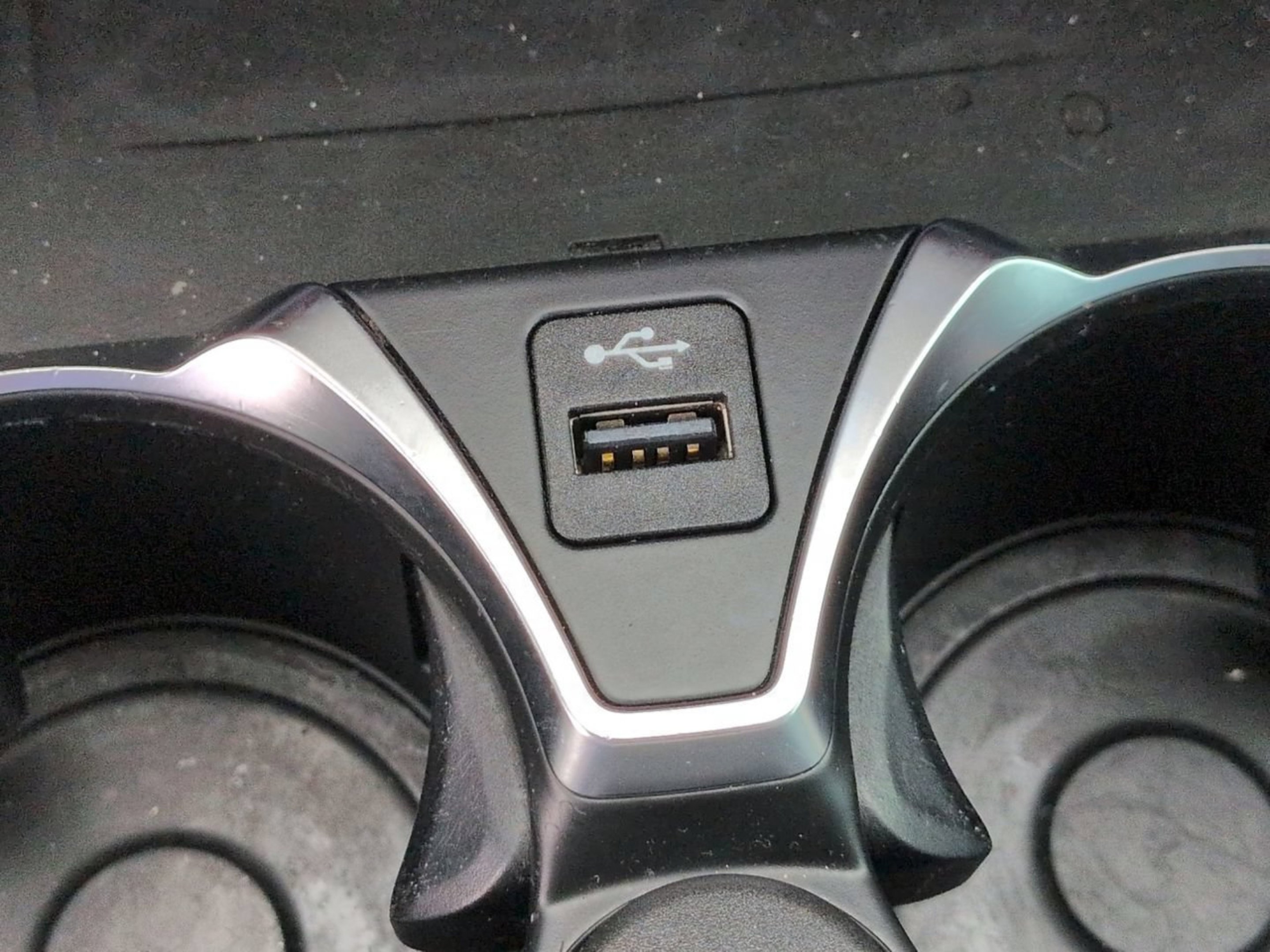 Used 2021 Black Sapphire Metallic BMW 750i xDrive image 22