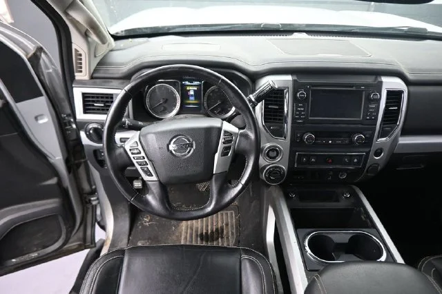 Used 2018 Silver Nissan PRO-4X image 20