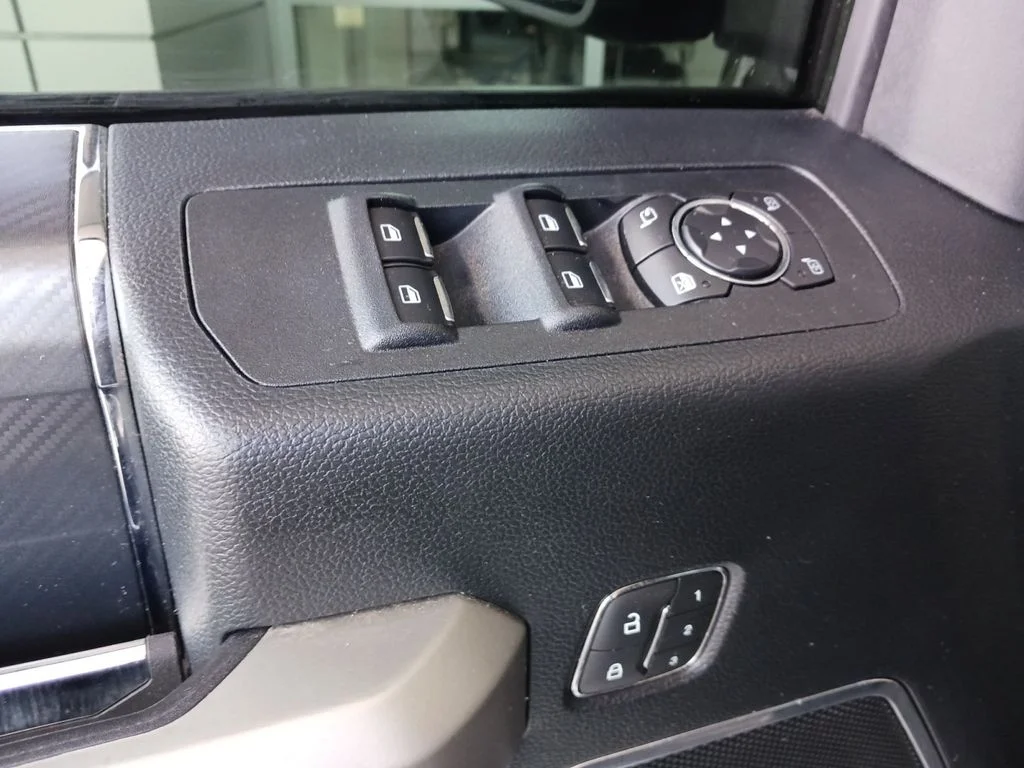Used 2020 Black Ford Lariat image 31