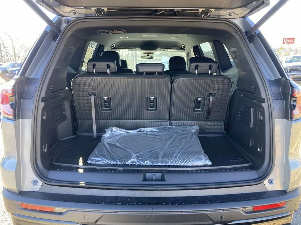 New 2026 Sterling Metallic GMC Elevation image 11