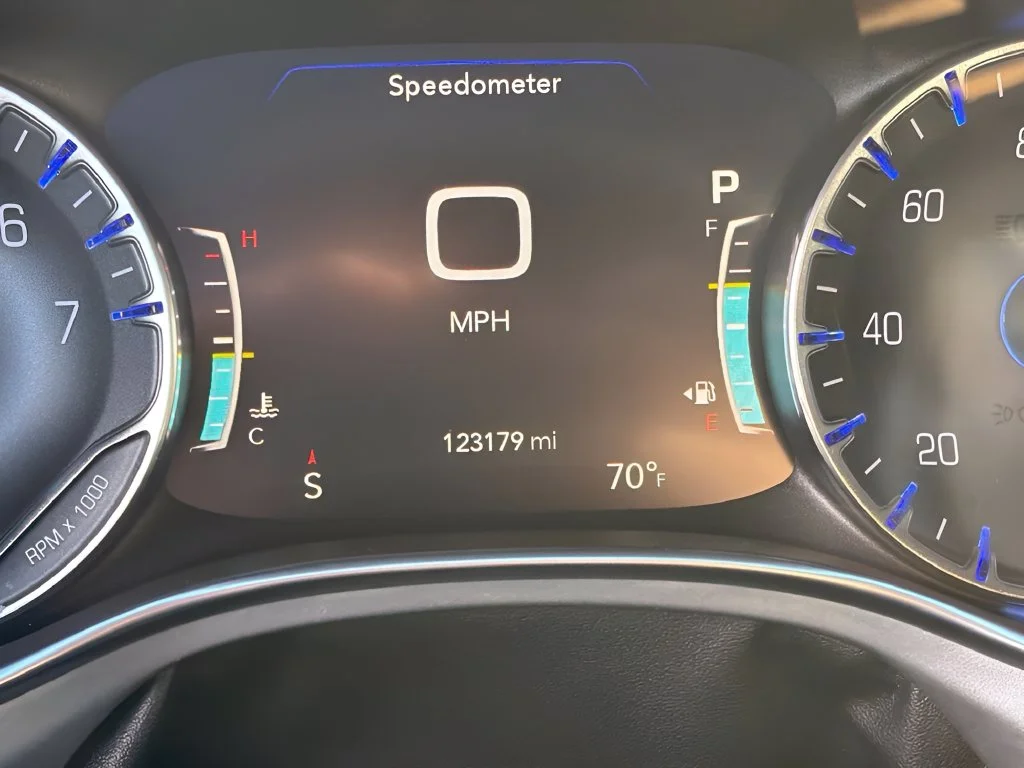 Used 2019 Bright White Clearcoat Chrysler Touring L Plus image 19